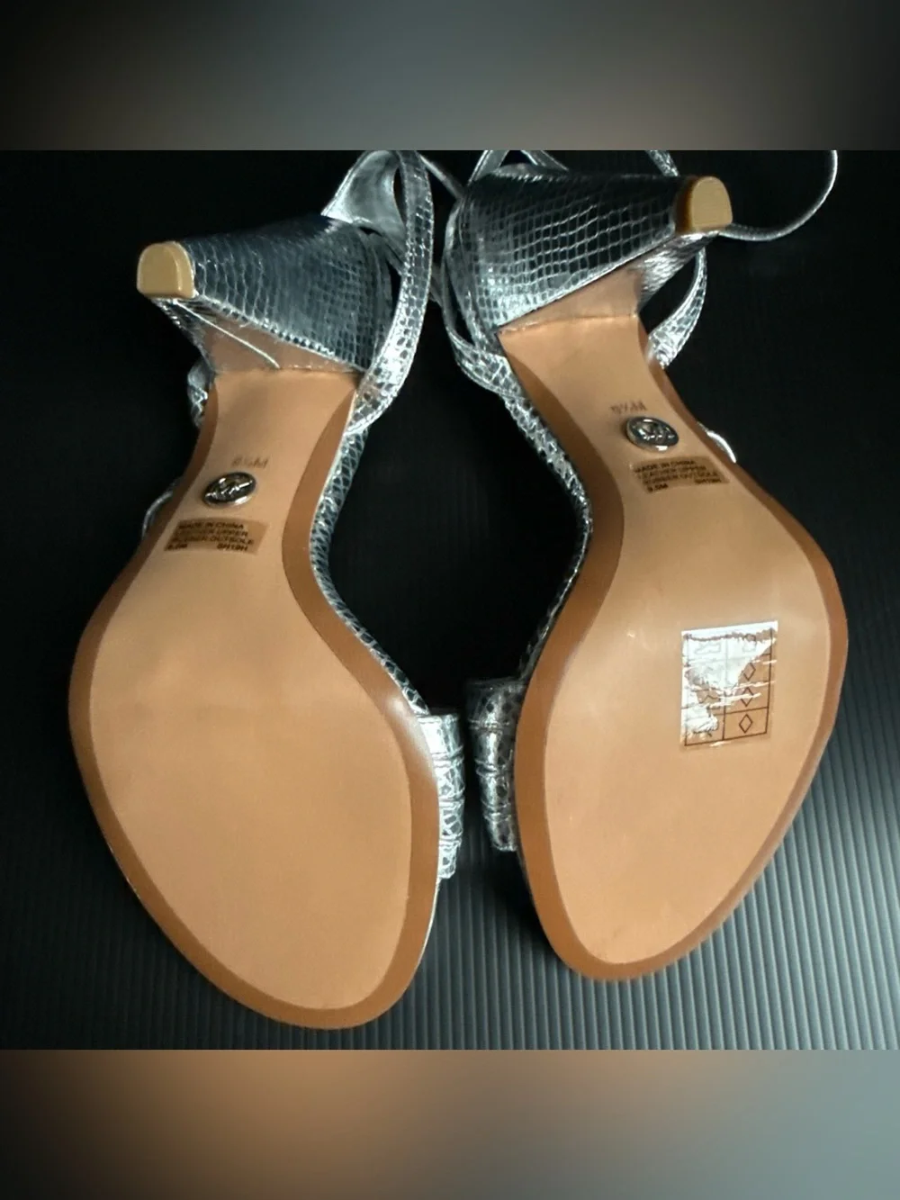 NIB Michael Kors Silver Leather Kimmy Strappy Sandal Heels Women’s Size 9.5